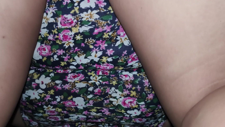 Ayuningsih: Mengongkek makcik Malaysia yang seksi