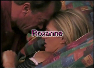 Alfacontent Babes: Frumusețea blondă cu țâțe mari călărește lanseta unui tip mai în vârstă