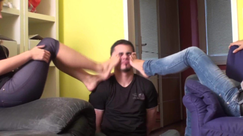 Foot Girls: Licking two soles at once