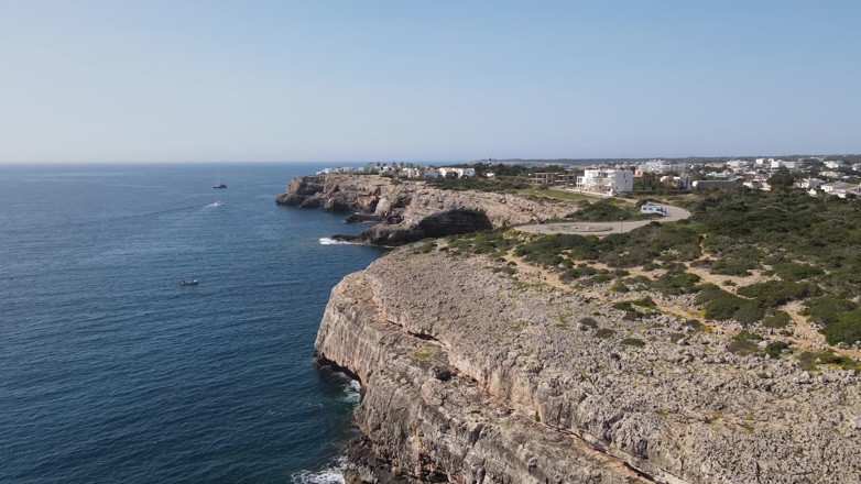 EROTICONLY: Ragazze selvagge di maiorca che si spogliano e si sditalinano...
