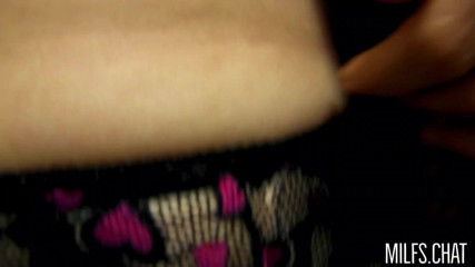 We heart Pron: Blonde milf Debbie zieht das kleid aus und masturbiert für...
