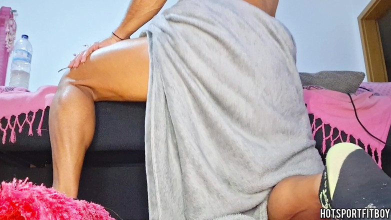 Hotsportfitboy: La fleshlight a mani libere scopa sul divano - un grande...