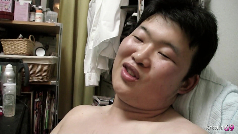 Asian porn collection: La panterona giapponese è stata ingannata con un trio MMF amatoriale...