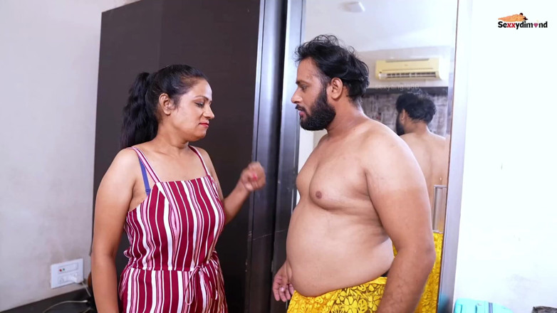 Kilash: Adik tiri india dengan kain sosis warna kuning dientot habis-habisan...