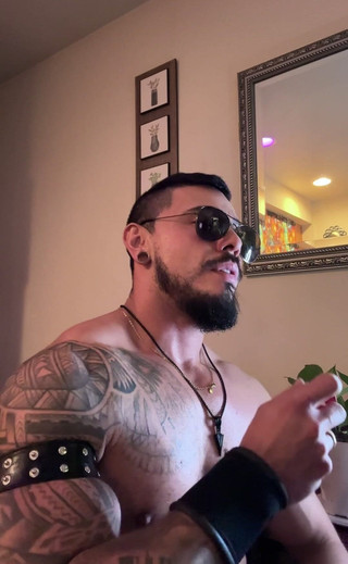 Reds and Muscles: Adoro questa atmosfera, molto mascolina!