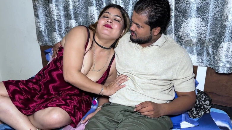 Next short: बहुत ही खूबसूरत और हॉट लड़की अपने बॉयफ्रेंड के फ्रेंड के घर आती है और उसके साथ सेक्स करती है