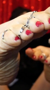 Skinky Feet Worshipのフリーク敗者