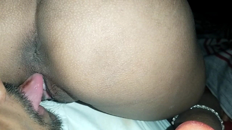 hotsimran70: Bhabhi se fait lécher la chatte, film complet