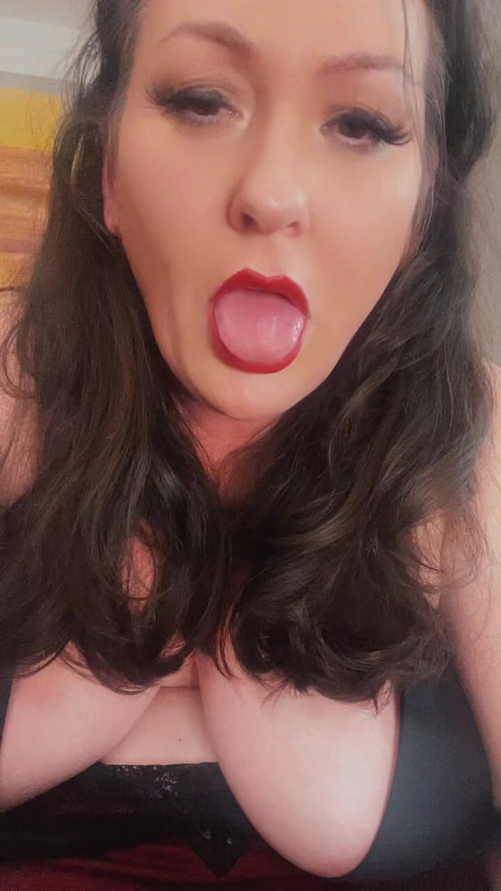 SanDiego8383: She Doesnt Suck-but Ill Take It All