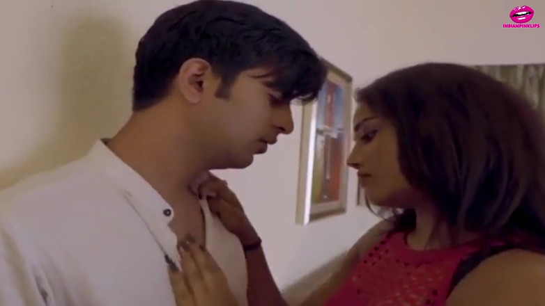 Indianpinklips: Indiana professora de academia hardcore fode sua buceta duro