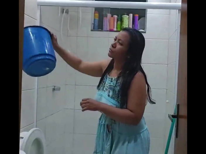 Poppa's Sweet Summer Butter Ball: パパが見張り中にバスルームを掃除させた