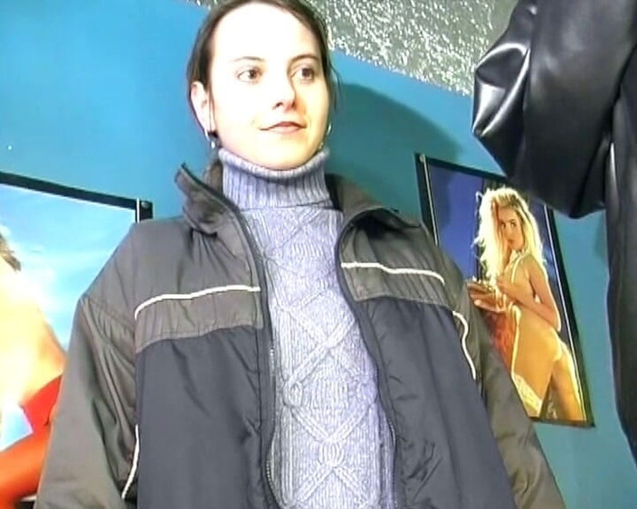 German's Lesbian: ドイツ語のLesboエンジョイからかいと手マンをピックアップ