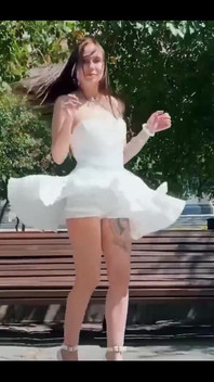 I Like to Walk Along the Street Like a Princess