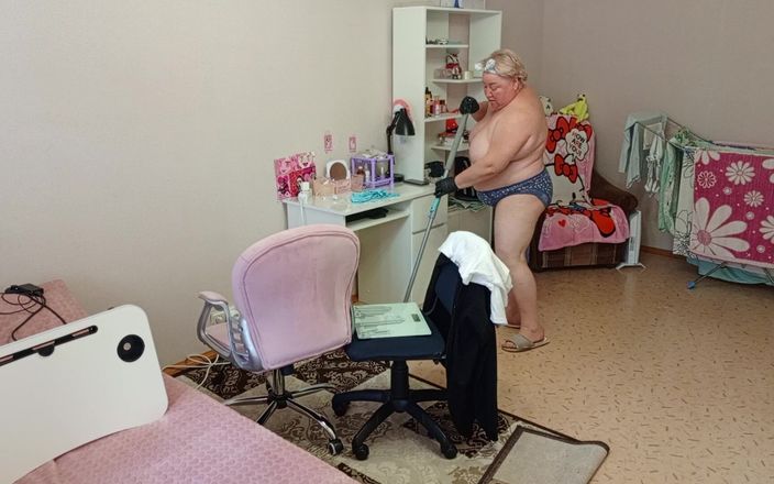 Sweet July: Mother-in-law Vacuums the Room Naked