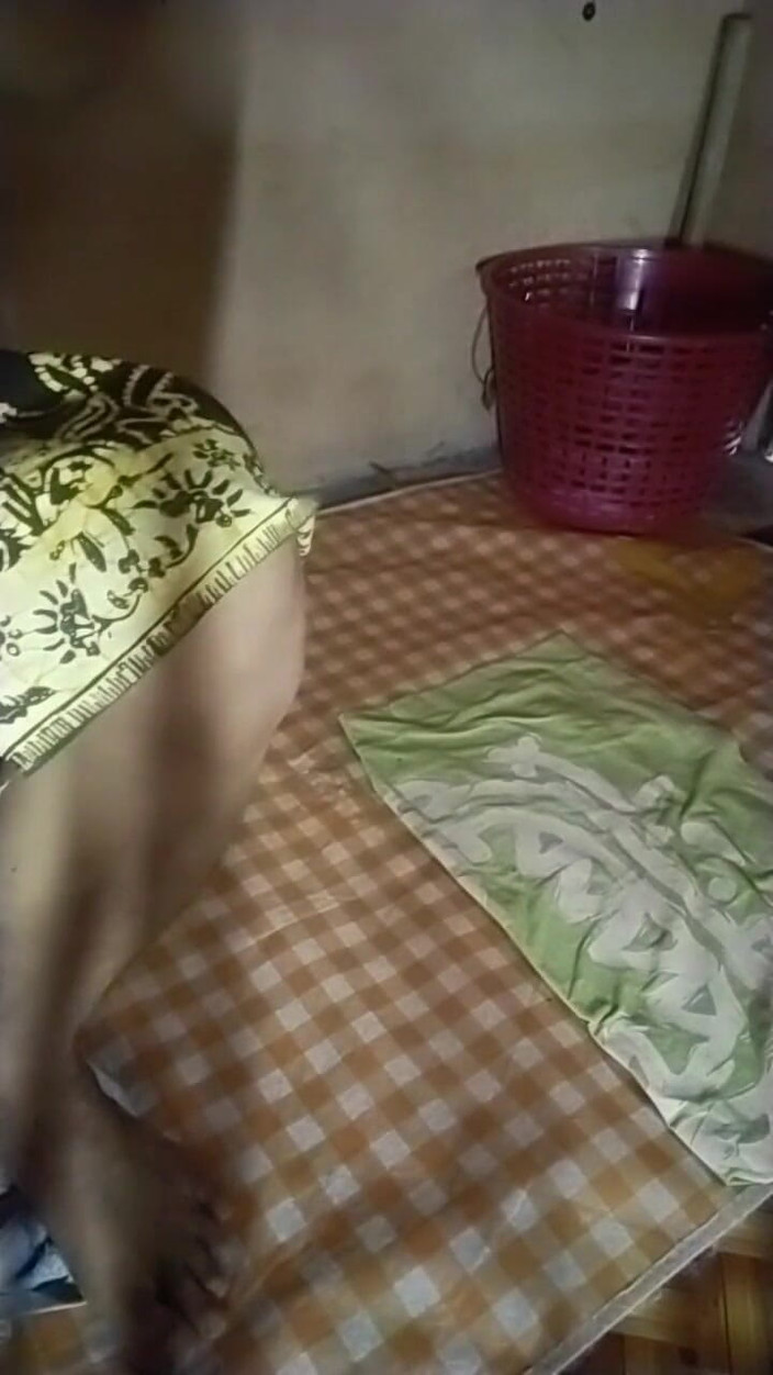 Anistasya Bella: Ткань Unty's Batik Kemban... Мастурбация с большим и длинным пенисом