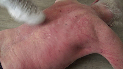 Femdom Austria: 가학적인 가정 도움의 늙은 구타 노예!