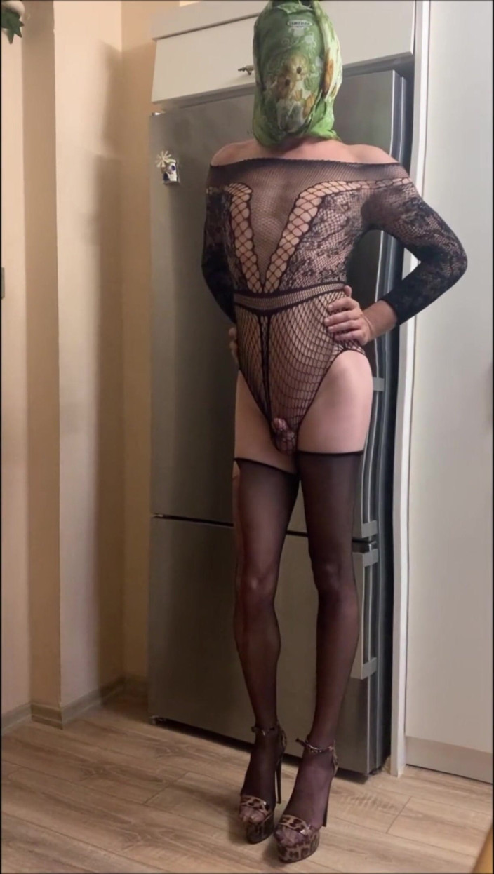 cd_aysemmm: Üvey annemin sarkan amını gördüm