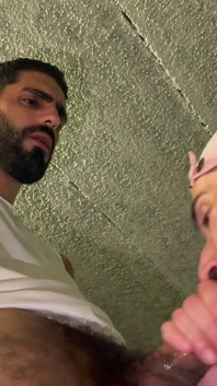 Citebeur - sexy arabský muž, saje jiného - část 2