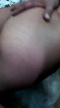 Menggoda camra boy, oh cowok ini ngentot memekku habis-habisan, bantuin aku ngentot memekku sampai menggigil