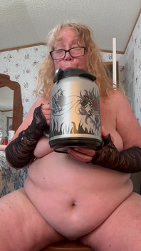 Oma, bekommt penetration von ihr, 9-zoll-dildo und 7 Zoll