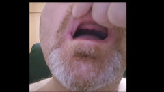 ChubbyDaddyBearLuka: Bezzubý medvěd nás pustí do svých úst – Ústní fetiš