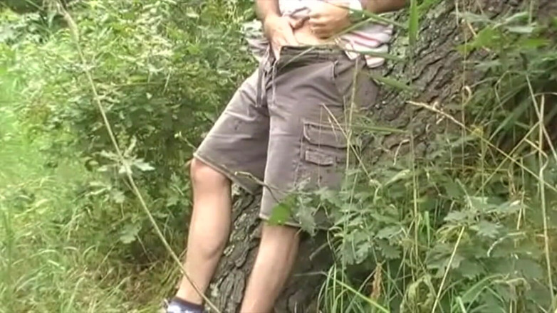 Jess Royan XXX: Sexy dude solo in cruising exhib wood
