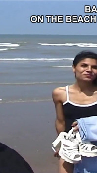 Detrás de escena - en la playa de Groede Zeeland con Uschi Haller y 2 chicas