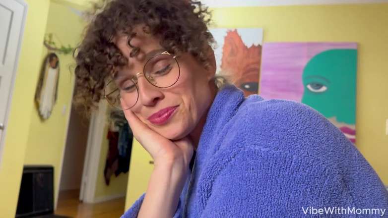 VibeWithMommy: Mama vitregă evreioaică Instant Regret Blue Robe