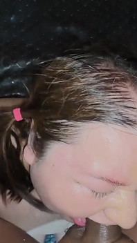 Muka dan tekak saya juga perlu diliwat dan saya mahu anda merangkap di dalam hidung saya