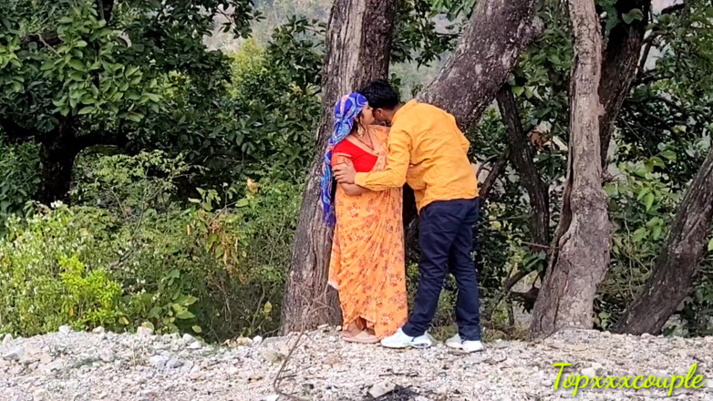 Topxxxcouple: Desi Village Bhabhi Enjoyful Fuck Video