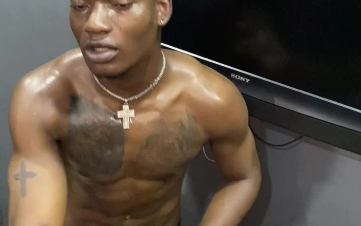 Blackthug20k: Pria chudai blackthug pertama kali nyepong kontol kembar