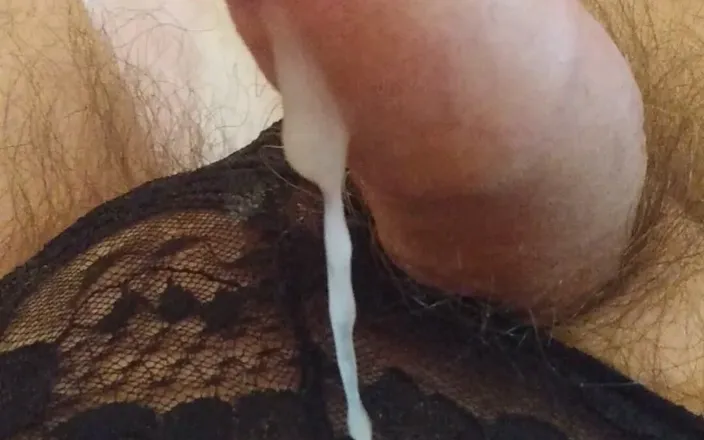 Cindy Belfast: Sissy Huge Cumshot