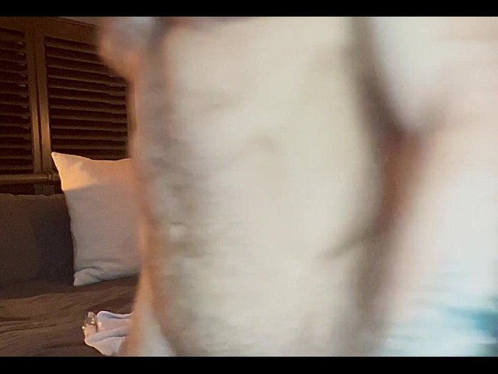 Leo Bayne: 2594025078.mp4