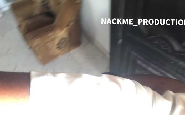 NACKME_PRODUCTION: Je ne peux pas sortir, tout ce qu’il veut c’est...
