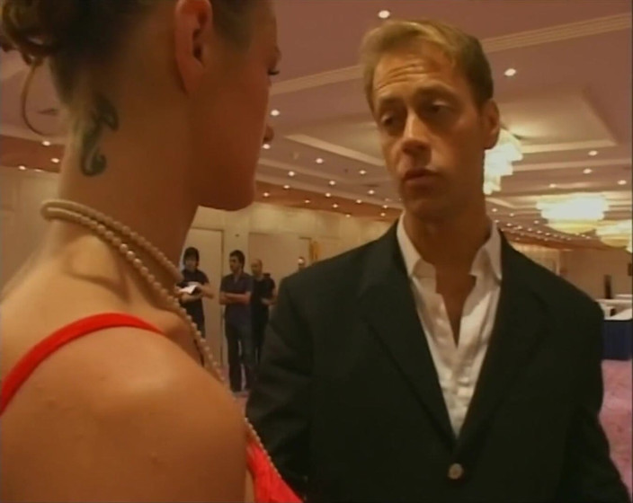 Rocco Siffredi porn: Gagică suge pula pitică