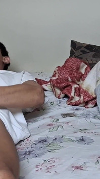 Peguei Minha Meia Irmã Na Cama Sem Calcinha Não Resti Acabei Fudendo Ela Gostoso