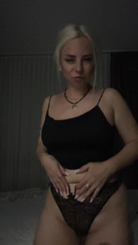 Sehr sexy Körper und ich tanze in Höschen!