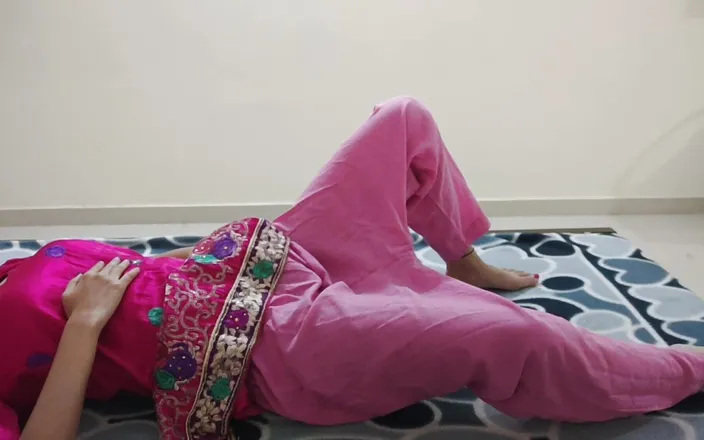 Saarabhabhi6: Indian Delivery Boy Inside My Personal Room Door When I...