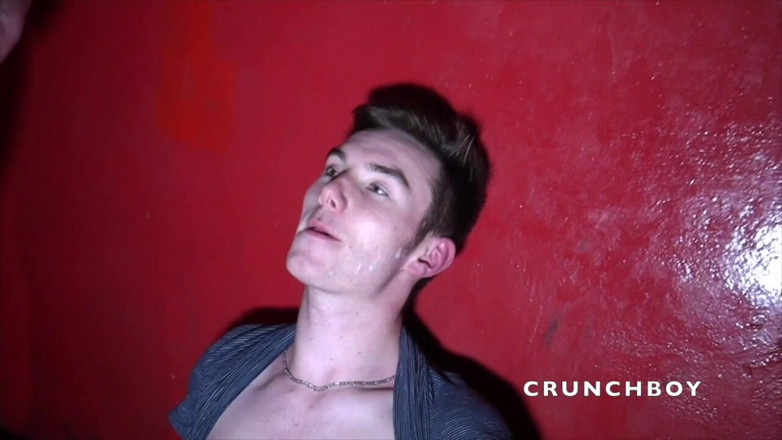 Crunch Boy: レオがバックルームで使うニック