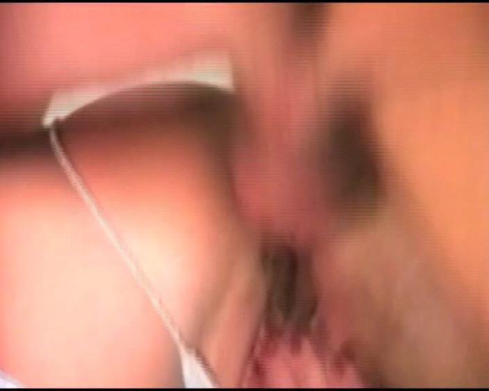 Deutscher hardcore: Эта стильная дама из Германии получила член глубоко в ее задницу