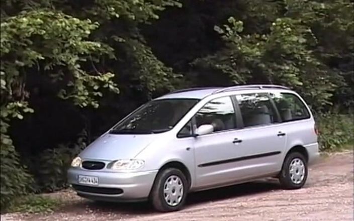 Magmafilm: Wat een in het verkeer! Liften is de perfecte manier...