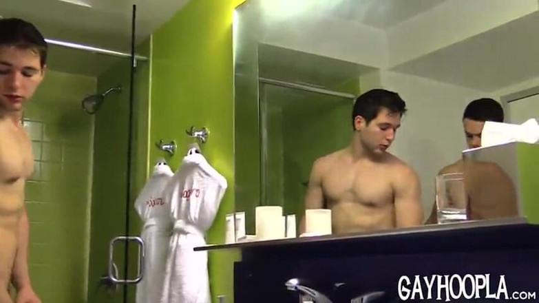 Gay Hoopla: युवा लंड किशोर गधे को पीट रहा है। गरम! फ्लिप चुदाई!