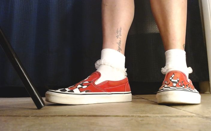 Abby Anna: Zvrácené bílé ponožky Vans Flame Tenisky Houpací hra