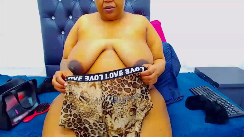 Big black clapping booties: Дрочу на мою чудовищную задницу толстушки, эпизод 1050