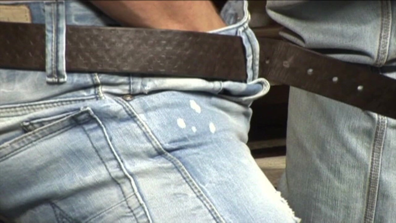 Masters Vs. Slaves: Dominazione master e culo crudo scopa con 2 twink affamati