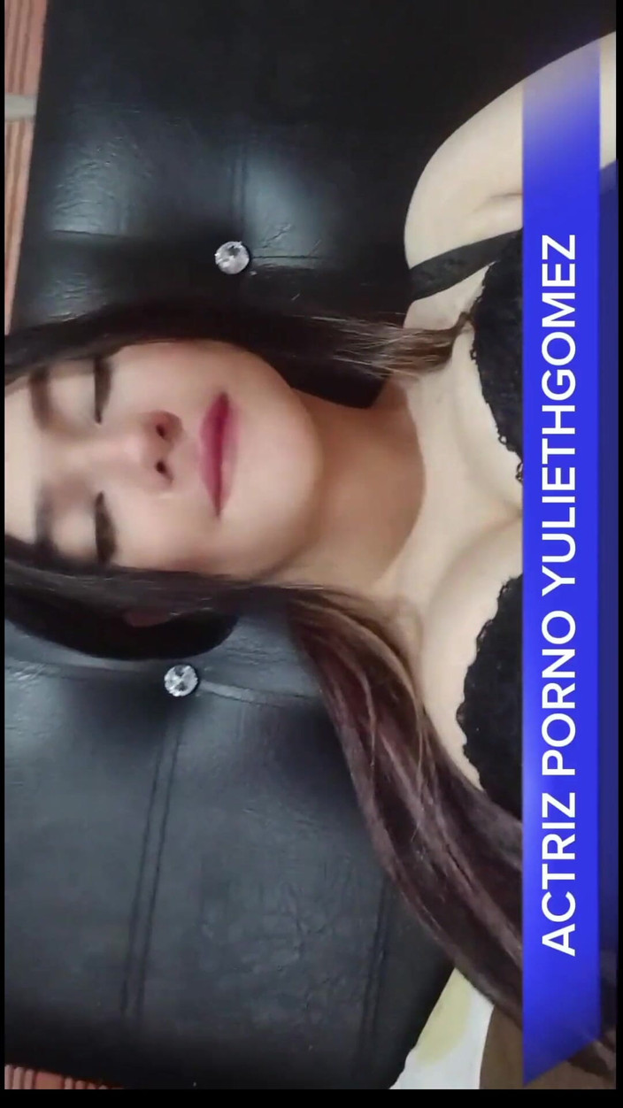 Yulieth Gomez: Teen Latinh chơi với cu giả