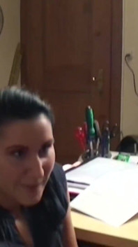 Młoda studentka Chiara dostaje spermę od dyrektora