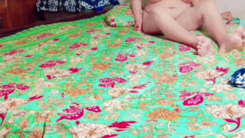 Abida sexy: बरसात के मौसम में चुदाई का अपना मज़ा होता है, बरसात के मौसम में गांड चुदाई का अपना मज़ा होता है।