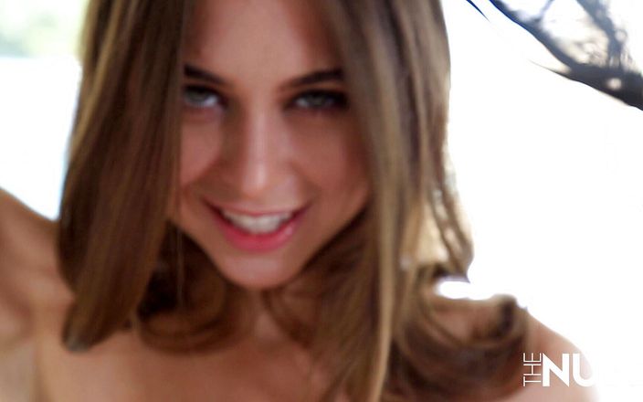 The Nudie: Riley Reid quiere chuparte la polla