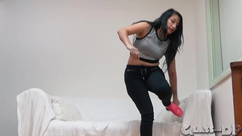 GLASSDP: Honey Bee Gets Her Twat Gaped Wide Open